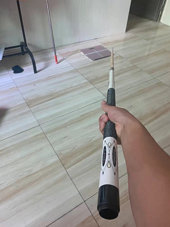 叔叔球馆不开了，低价处理美洲豹台球杆青花款...