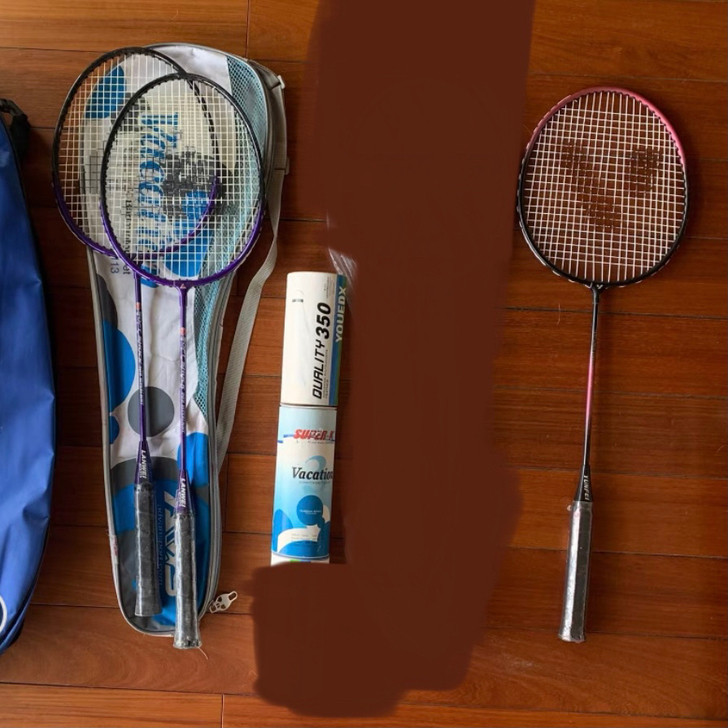 球拍羽毛球网球以及球包，一件一个价有段时间...