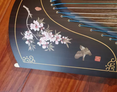 古筝九成新，只用了一年不到。货在湖北宜昌市...