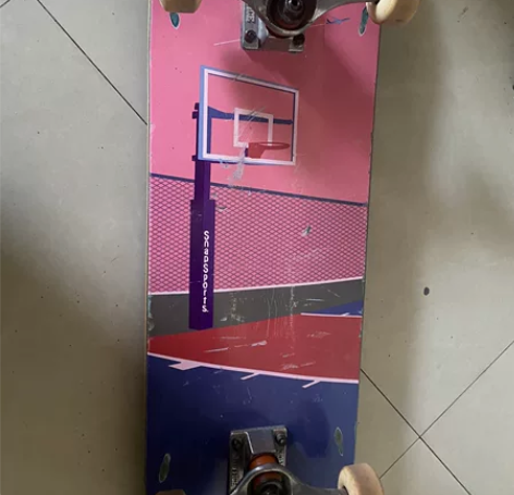 justice滑板，得物上买的玩了一段时间...