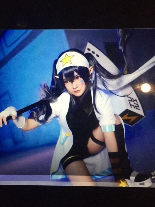 雷狮性转cos只有衣服手套在