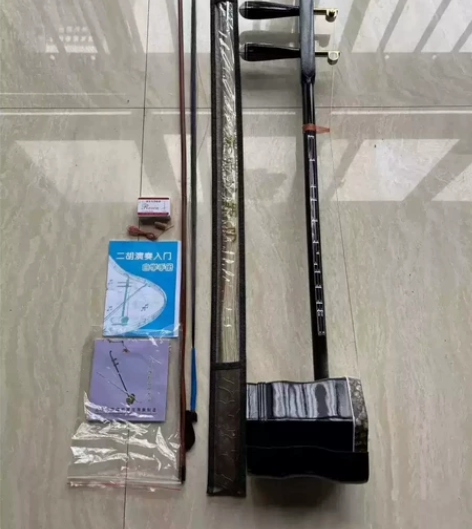 琴行上千块买的，二胡全新158元包邮！一次...