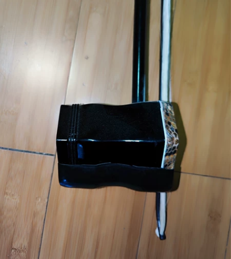 出售二手二胡一把，成色九五新，入门级，学生...