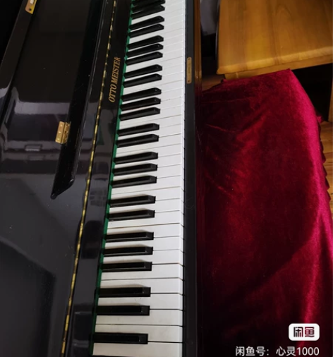 德国切尔6成新钢琴一架，琴音稳定、触键灵敏...