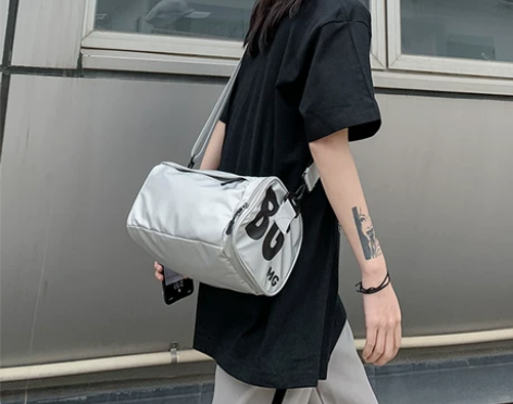 单肩包男士韩版简约百搭大容量斜挎包2021...