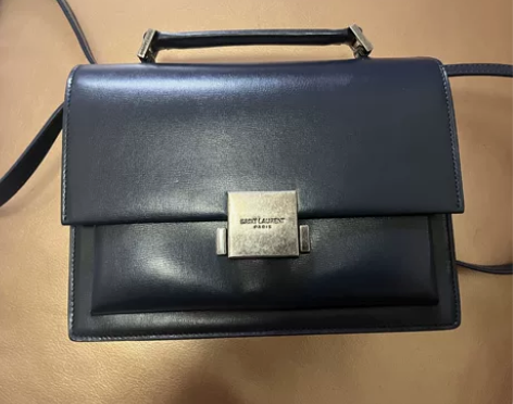 转让闲置真皮挎包 手提包 方块包 感兴趣的...