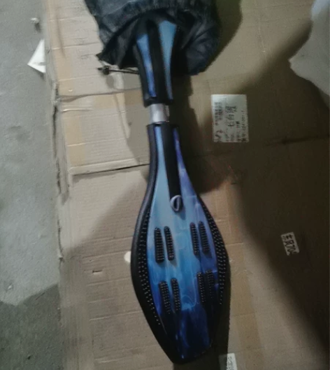 全新儿童滑板车两轮摇摆车蛇形滑板活力板 感...