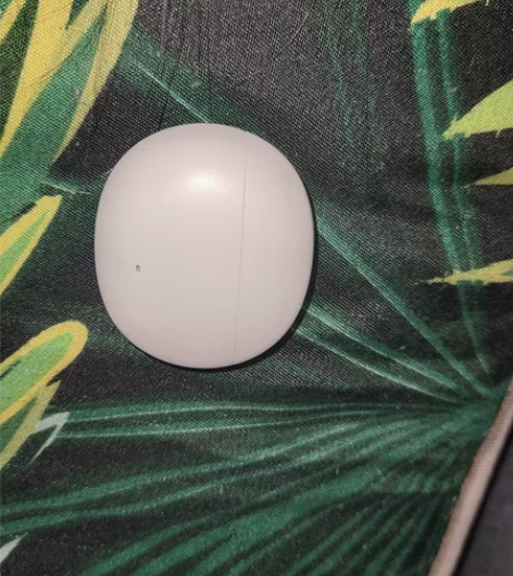 漫步者蓝牙耳机x2，这个月初买的 感兴趣的...