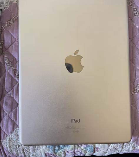 Ipad air2 自用，很新。大学听网课...