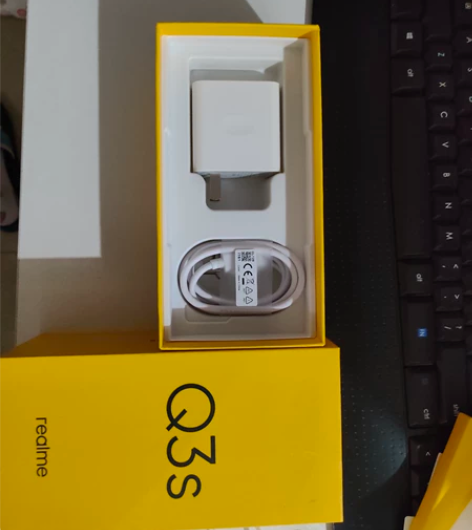realme q3s 30w快充原装充电器...