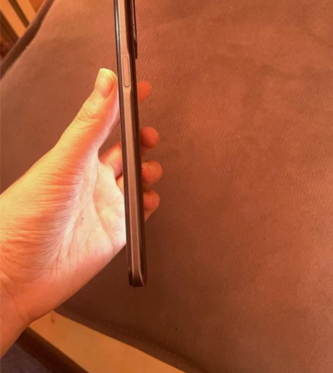 桃黑realme真我Q3搭载高通骁龙750...