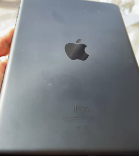 ipad mini第一代。无法开机,充电没...