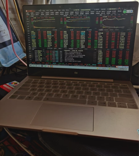 小米笔记本京东购买3999，256固态版本...