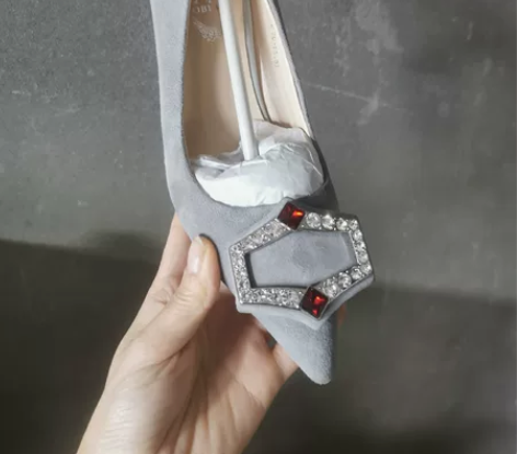 灰色羊皮细高跟舒适单鞋欧宝路品牌断码清仓处...