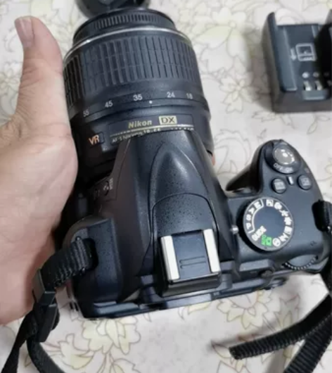 尼康D3000 18-55mm VR镜头)...