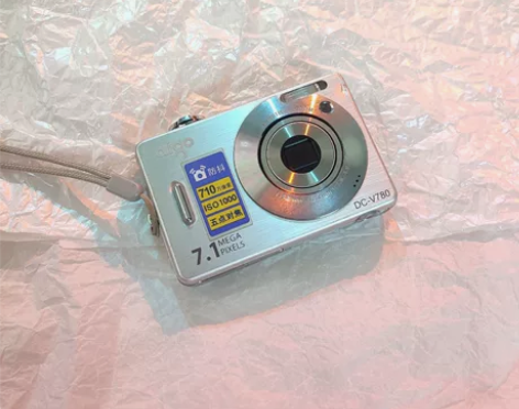 爱国者v780 780w像素，3倍光学变焦...