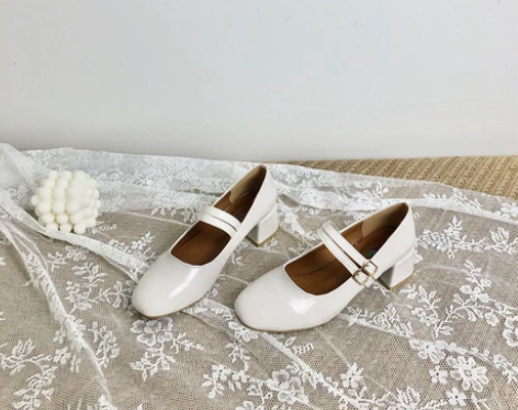 粗跟玛丽珍鞋，全新，包邮价 36码。跟高大...