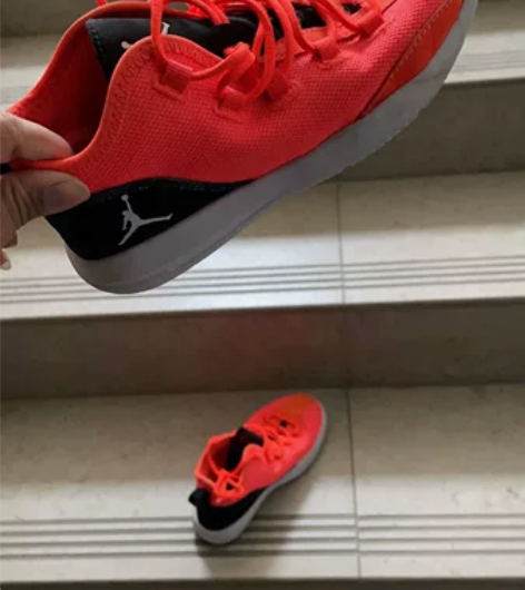 乔丹～在昌平乐多港店四百多给孩子买的，只穿...
