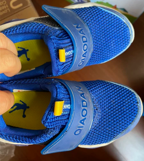 乔丹童鞋 内长26厘米，但是偏小，适合15...