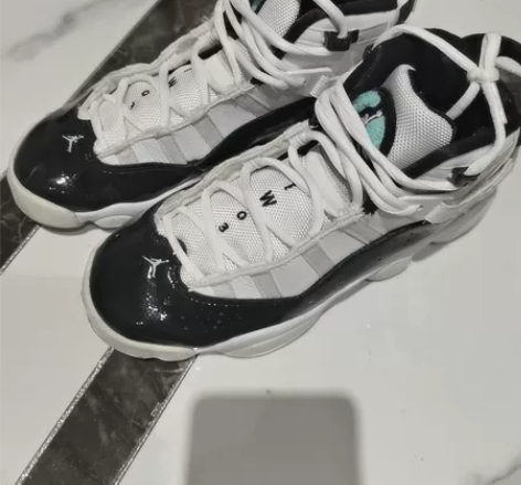 乔丹篮球鞋5Y.码数 感兴趣的话点“我想要...