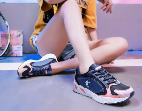 38码乔丹女鞋，码足，肥脚可穿，学院蓝/烟...