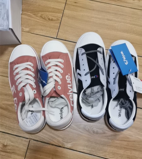 飞跃帆布鞋 飞跃旗舰店直播间中奖的,自己不穿。都是235码。... 飞跃帆布鞋 飞跃旗舰店直播间中奖的,自己不穿。都是235码。...