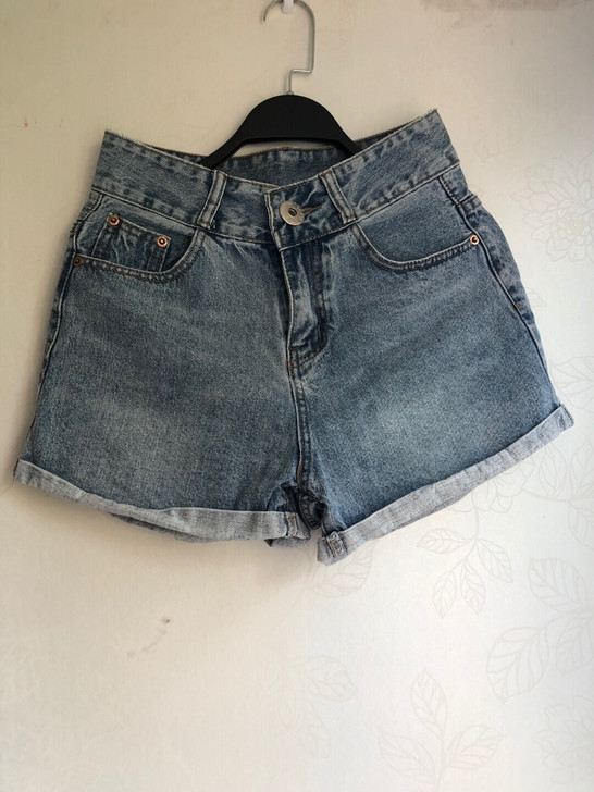 包邮九成新卷边牛仔短裤M码蓝色（建议100...