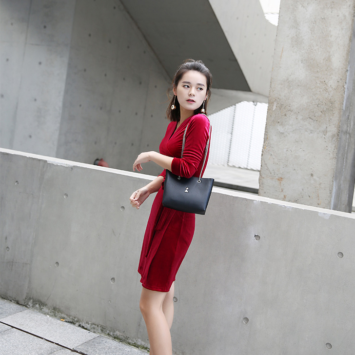 秋冬新款V领素色七分袖修身显瘦丝绒裹身裙短...