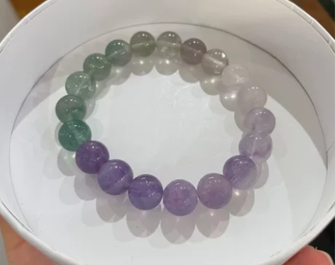 彩萤石，10m左右的样子，全新的，手串太多...