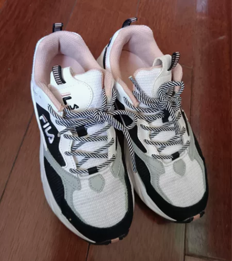 Fila樱花色运动鞋，朋友美国带回来的，原...