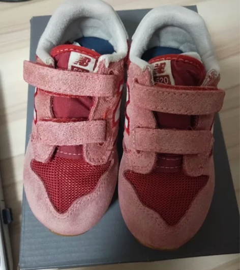 NEW BALANCE运动鞋 刷的掉色了,...