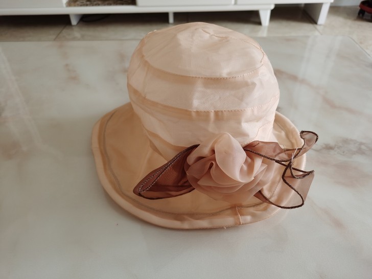 遮阳帽，九成新，