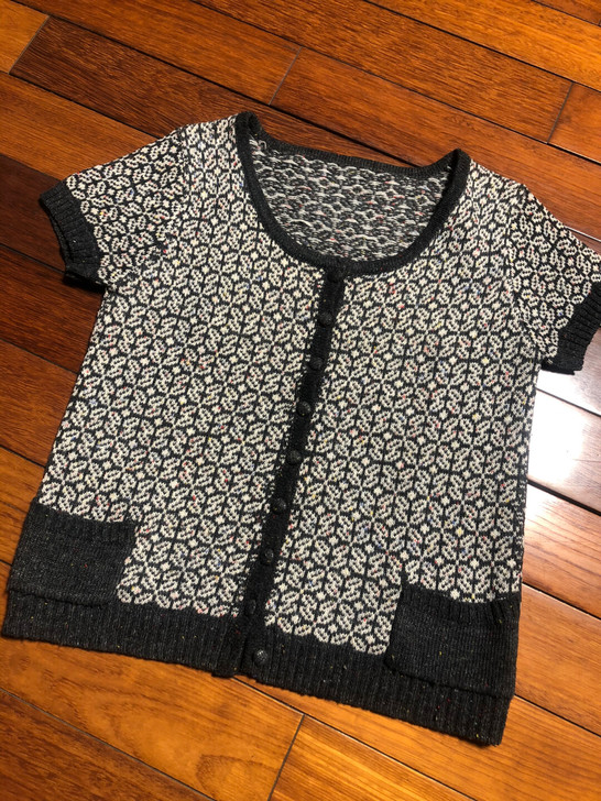 短袖素色花纹毛衣,胸围92,衣长57,袖口...