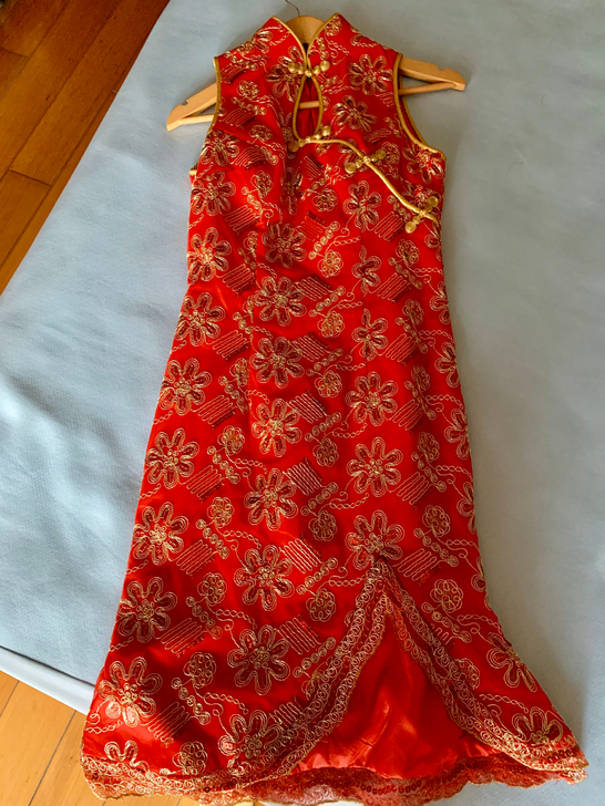 敬酒服，旗袍 M码，9成新。仅穿过一次。