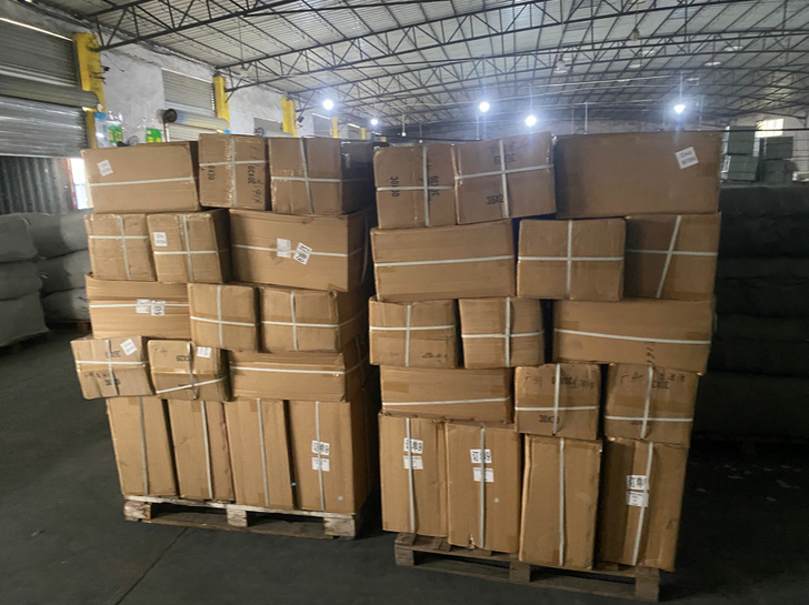 处理一批素色墙纸，10块钱一卷，清库存