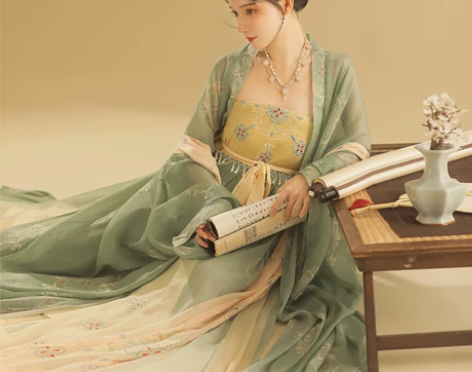 桔屿诃子裙s码 状态微瑕（可能存在勾丝） ...