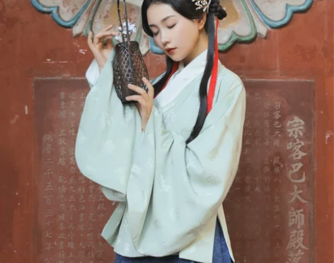 ?兰若庭 汉服 如意松鼠 豆沙绿 L码 全...