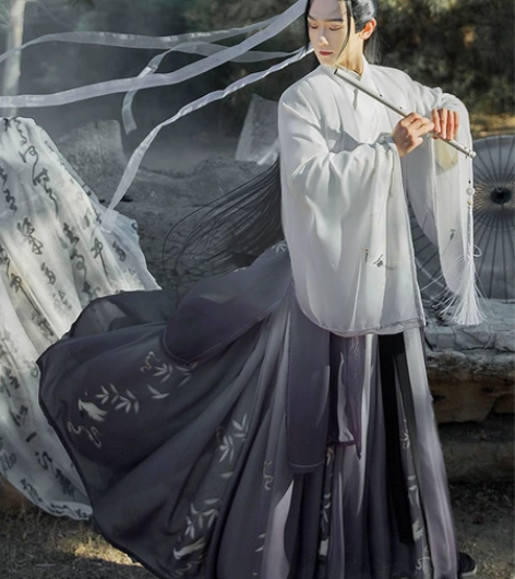 洛苓的步瑶，淘宝买的，冲动消费了属于是，没...