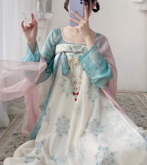 大刀出汉服,(部分已出可以看看列表有没有哈...