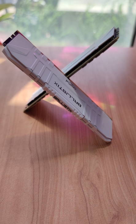 英睿达ddr4 3600 16g 8g x2