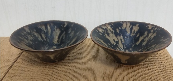 吉卅窑茶盏1对。尺寸口径11.5Cm，高4...