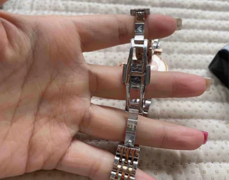 阿玛尼手表不喜欢了 急急急出 感兴趣的话点...