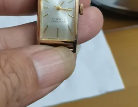 西铁城一女装手表，走时，未做保养，品相如图...