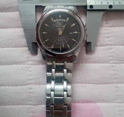 天王石英表 品如图 盘新 仔细看...