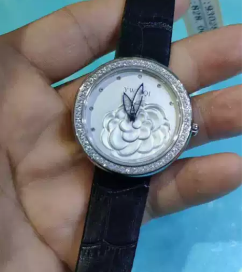 山茶花时尚女式手表，全新正品雅威琦手表，手...