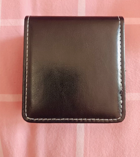 别人给的手表,带过一天,自己不爱带这些。有...