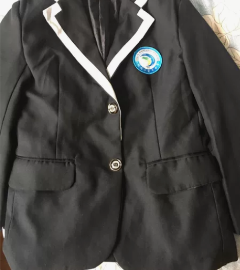 宏宇小学校服西装外套新款校徽和老款校徽的1...