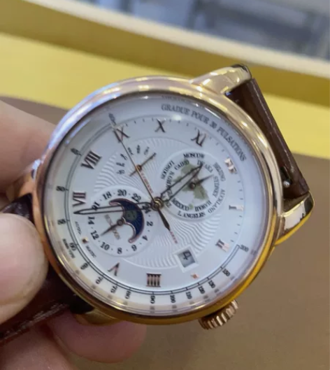 罗宾尼手表线下店里面买的买的时候1300百...