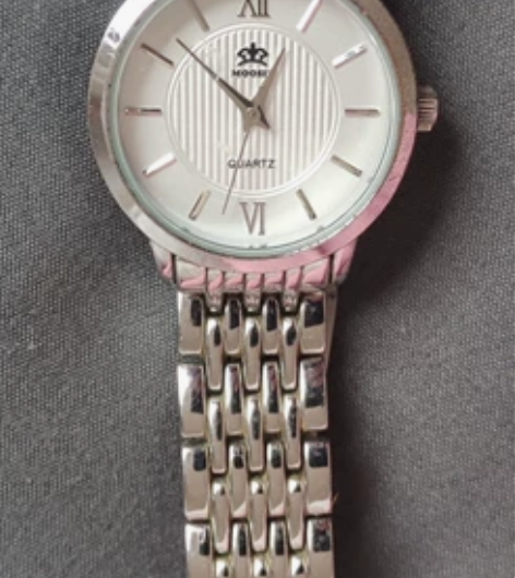 moosie，慕兹，女表，换新了，旧表出。...