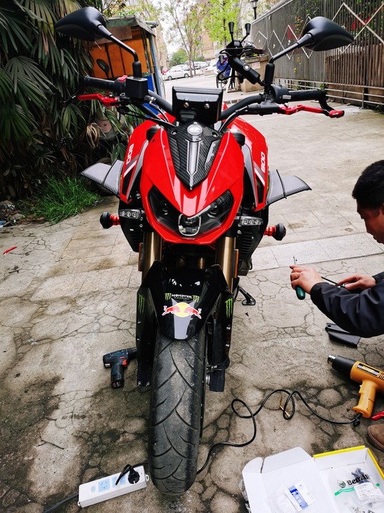 追600定风翼 可粘可打孔